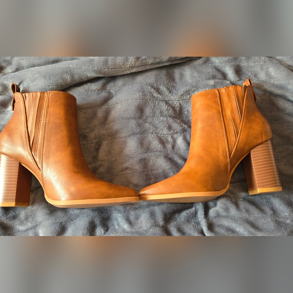 Booties (Never worn) - Picture 4 of 13